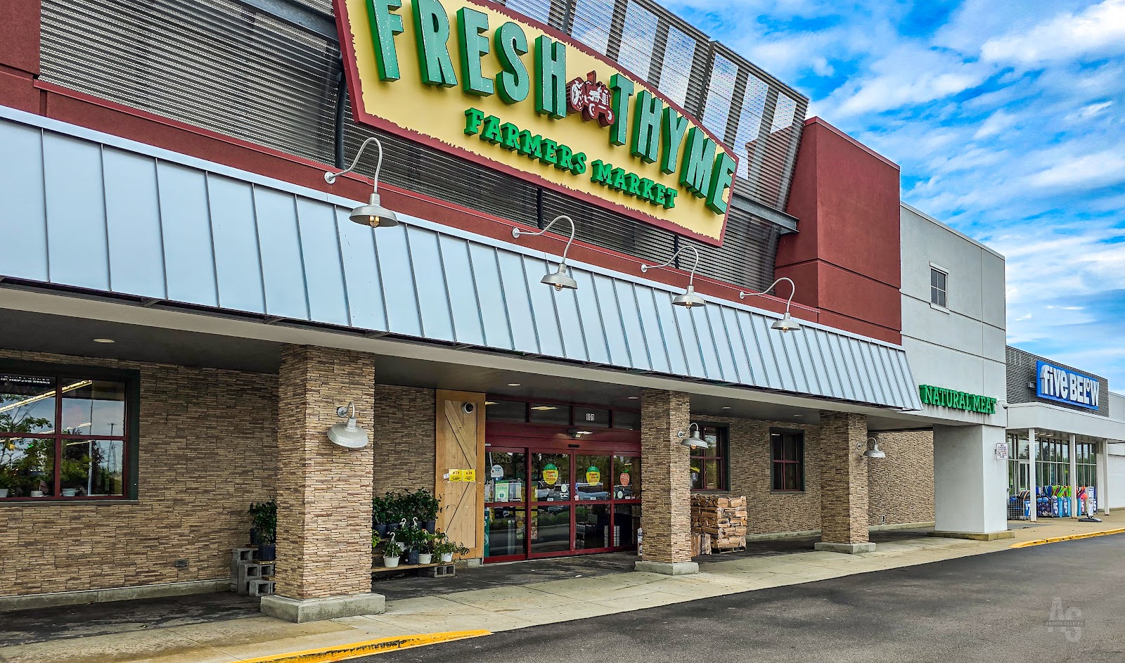 Fresh Thyme Market in Canton Township