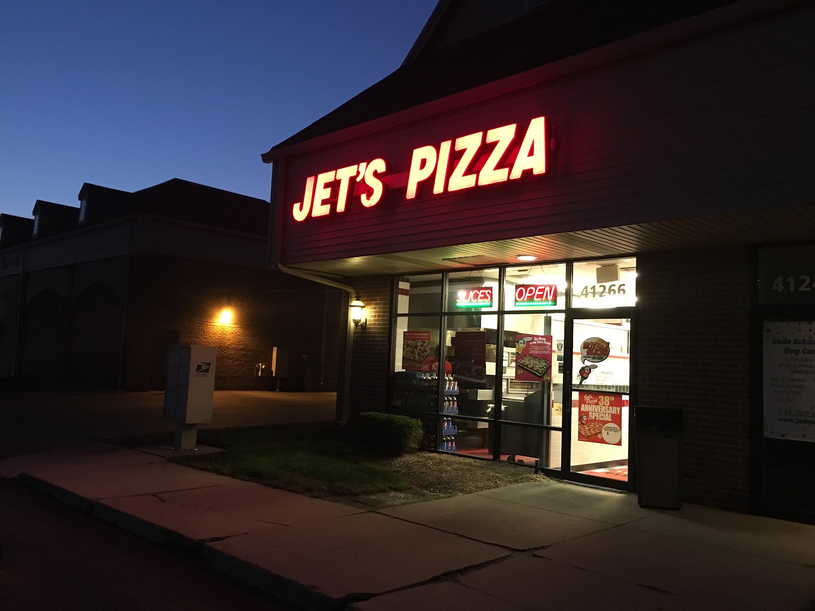 Jet's Pizza — photo