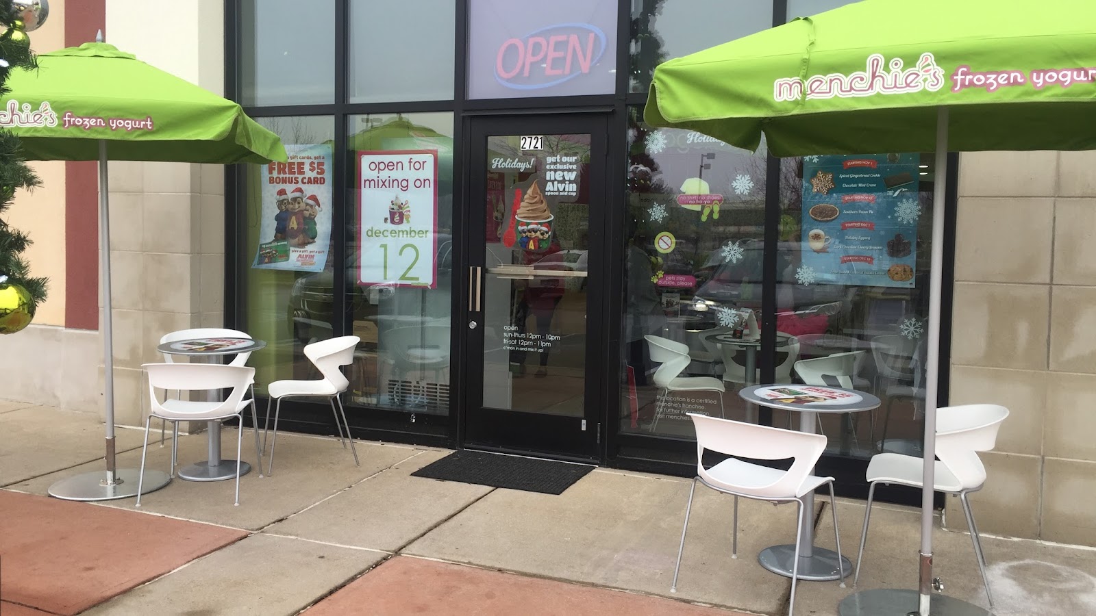 Menchie's Frozen Yogurt — photo