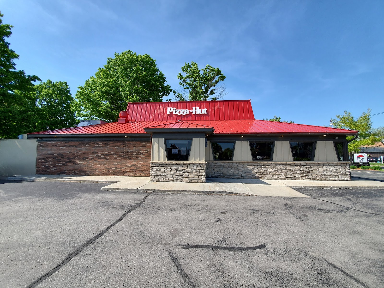 Pizza Hut in Canton Township